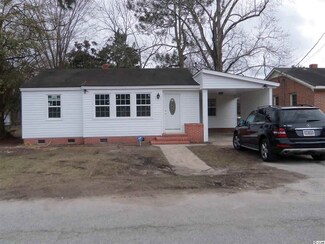 802 Strawberry St, Mullins, SC 29574