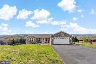 38 Dawson Farm Ln, Berkeley Springs, WV 25411