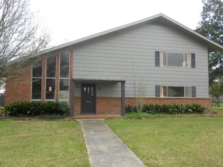 535 E Nezpique St, Jennings, LA 70546
