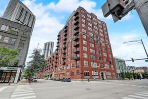 360 W Illinois St Unit 507, Chicago, IL 60654