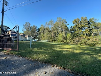 18 Galilee Ln, Lafollette, TN 37766