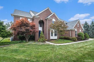 8488 Grand View Dr, Grand Blanc, MI 48439