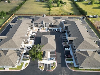 501 Horseshoe Dr, Leander, TX 78641