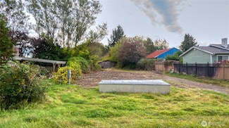 1361 Peltier Dr, Point Roberts, WA 98281