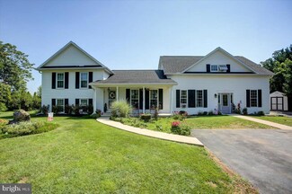 1163 Kings Ct, Greencastle, PA 17225