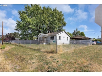 1951 Austin Rd, Roseburg, OR 97471