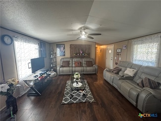 109 Shawn Ln, Seguin, TX 78155