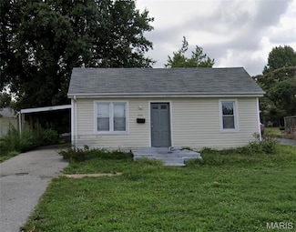 223 La Motte Ln, Saint Louis, MO 63135