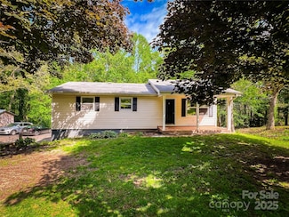 99 Boone St, Spruce Pine, NC 28777