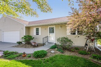 139 Fairlawn Ct, Marengo, IA 52301