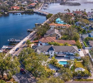 2186 Coffee Pot Blvd NE, Saint Petersburg, FL 33704