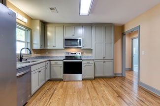 4015 Highway 48 N, Charlotte, TN 37036