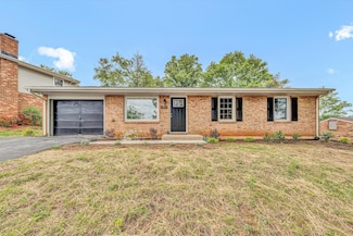 503 Crofton Dr, Vinton, VA 24179