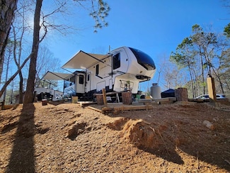 33 15th St, Ellijay, GA 30540