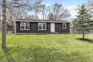 205 Fairfield Dr, Island Lake, IL 60042