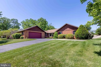 3671 Jenny Ln, Chambersburg, PA 17202