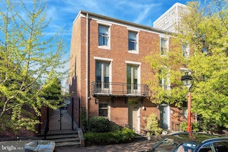239 Spruce St, Philadelphia, PA 19106