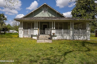 315 E Hill St, Warsaw, NC 28398