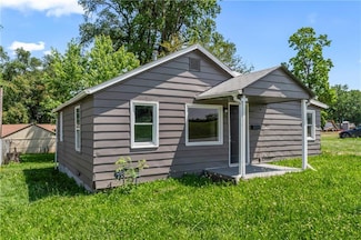 1202 E 23rd St S, Independence, MO 64055