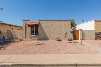 402 W Manhatton Dr, Tempe, AZ 85282