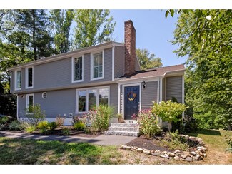102 Willowbrook Ave, Stratham, NH 03885