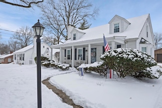 8 Cambridge Dr, Belleville, IL 62226