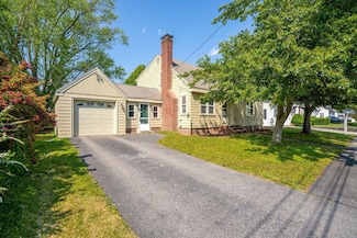 52 Chenery St, Portland, ME 04103