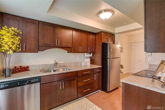 4647 W Lake Sammamish Pkwy SE Unit E-301, Issaquah, WA 98027