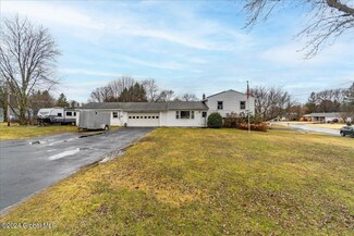 315 Schodack Dr, Castleton On Hudson, NY 12033