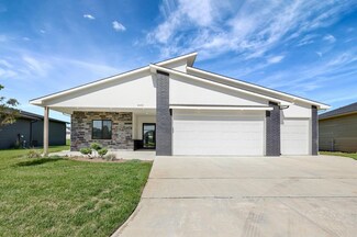 4650 W Emerald Bay Ct, Wichita, KS 67205