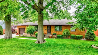 914 Laura Ave, Streator, IL 61364