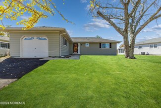 97 Liberta Dr, Toms River, NJ 08757