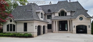2676 Lari Ct, West Bloomfield, MI 48324