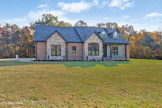 114 Hutchinson Dr, Jamestown, TN 38556