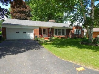 2913 Emmick Dr, Toledo, OH 43606