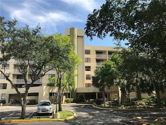 901 Hillcrest Dr Unit 401, Hollywood, FL 33021