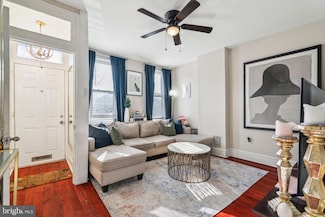 926 W College Ave, Philadelphia, PA 19130