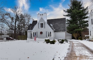 1361 Dorsh Rd, Cleveland, OH 44121