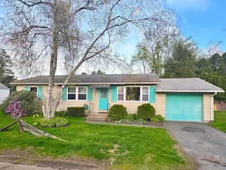 5 Stowell St, Leeds, MA 01053