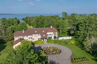 18 Bayside Dr Unit 1, Belfast, ME 04915