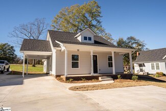 712 Chestnut St, Laurens, SC 29360