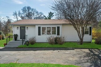 3 Jane Ln, Mattapoisett, MA 02739