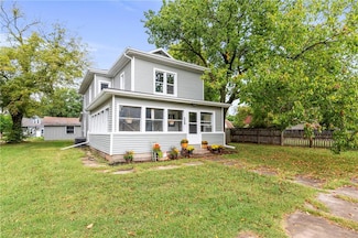 526 S Maple St, Ottawa, KS 66067