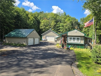 1051 N Osceola Rd, Redfield, NY 13437