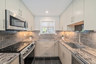 11 Nancy Rd Unit 4, South Easton, MA 02375