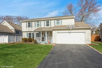 341 Cedarbrook Rd, Naperville, IL 60565