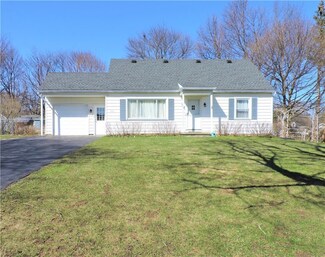 207 Mystic Ln, Rochester, NY 14623