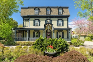 287 Gibbs Ave, Newport, RI 02840