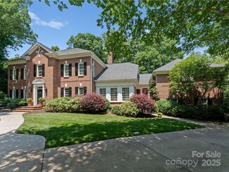 4301 Fairview Oaks Dr, Charlotte, NC 28211
