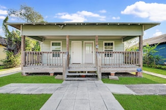 1310 17th St, Port Arthur, TX 77640